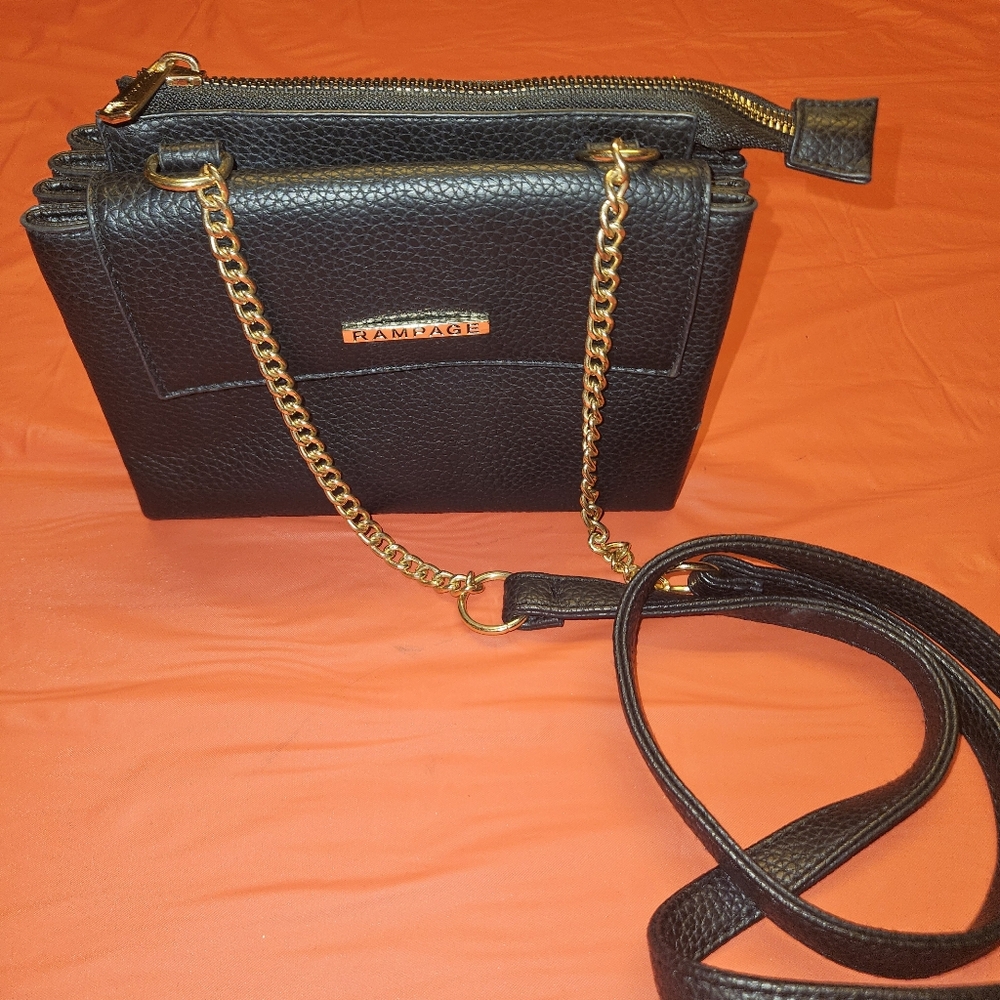 Rampage Black Crossbody Bag w/Gold Chain Strap Like New Approx 7"×5"×3"